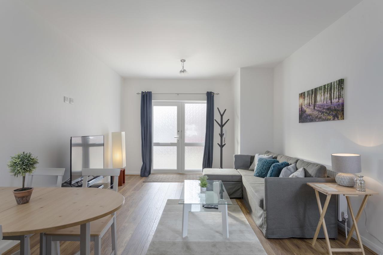 1 Bed Apt Sleeps 4 Luton  Esterno foto