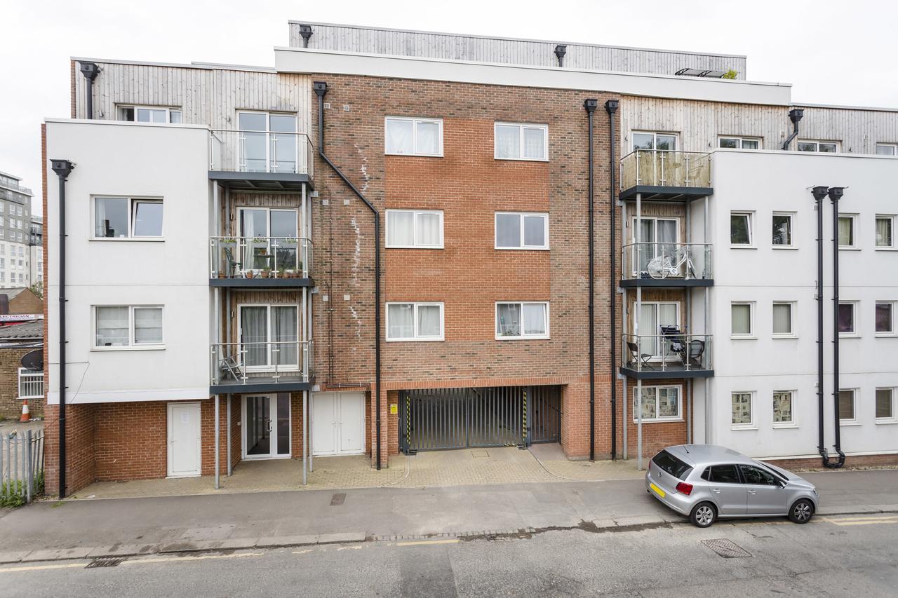 1 Bed Apt Sleeps 4 Luton  Esterno foto