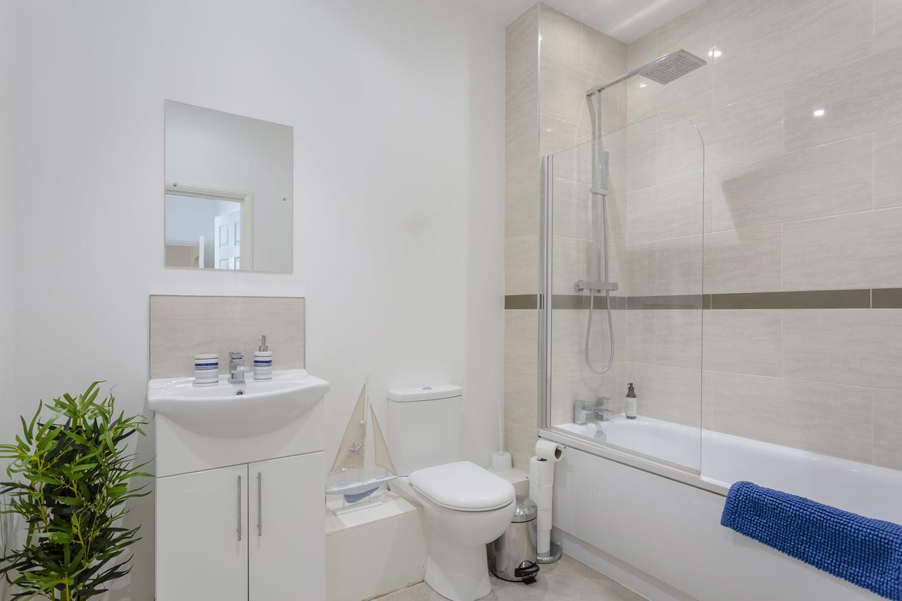 1 Bed Apt Sleeps 4 Luton  Esterno foto
