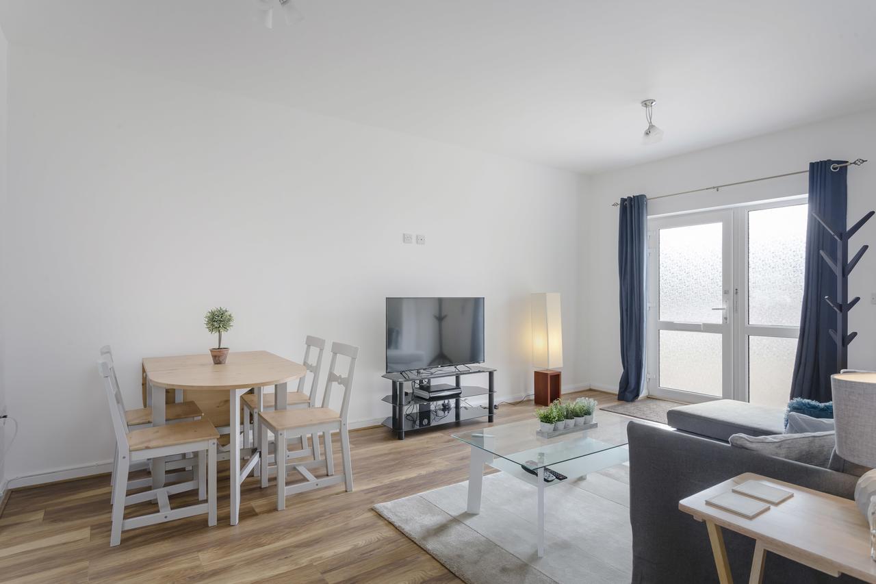 1 Bed Apt Sleeps 4 Luton  Esterno foto