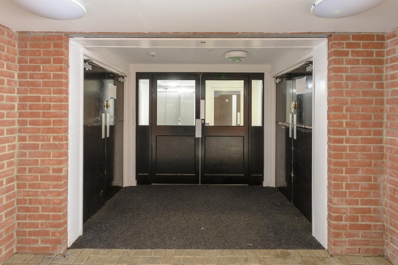 1 Bed Apt Sleeps 4 Luton  Esterno foto